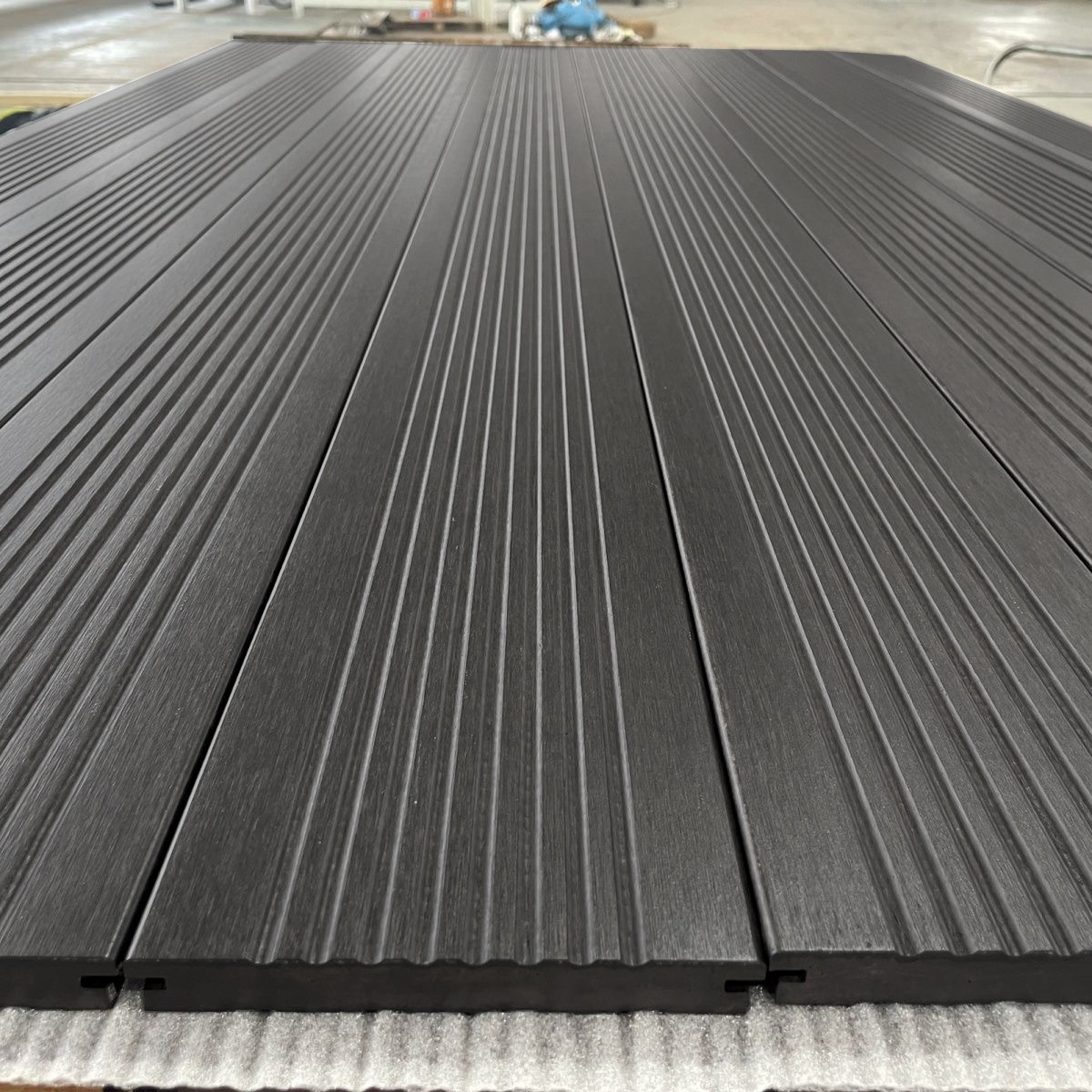 深碳大波浪重竹地板（Deep Carbonized Heavy-Textured Wave Bamboo Strand Flooring）
